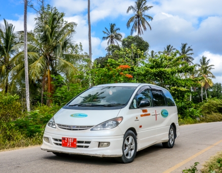 ZanTours vehicle fleet - Toyota Estima